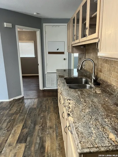 16131 IKE LN Selma, TX 78154