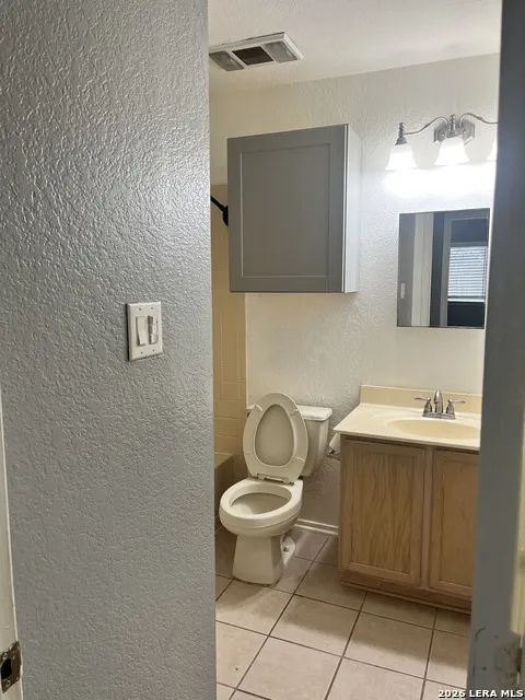 16131 IKE LN Selma, TX 78154
