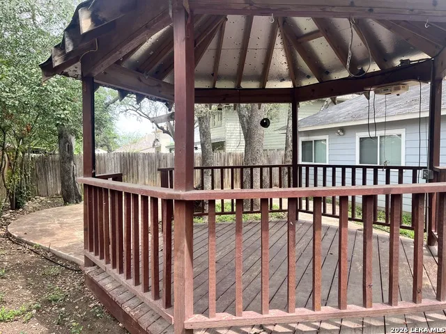 16131 IKE LN Selma, TX 78154