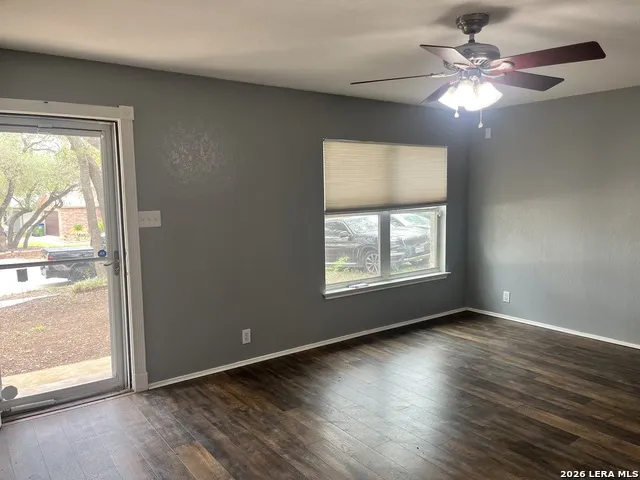 16131 IKE LN Selma, TX 78154