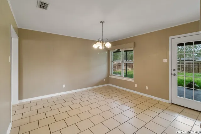 1410 ORIOLE LN Beeville, TX 78102