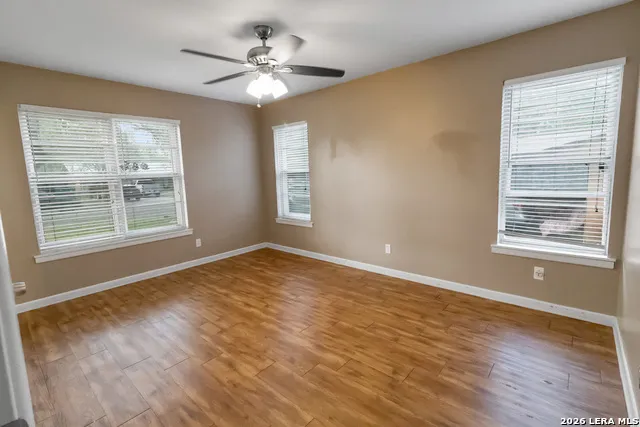 1410 ORIOLE LN Beeville, TX 78102