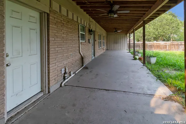 1410 ORIOLE LN Beeville, TX 78102