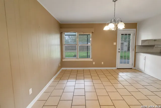 1410 ORIOLE LN Beeville, TX 78102