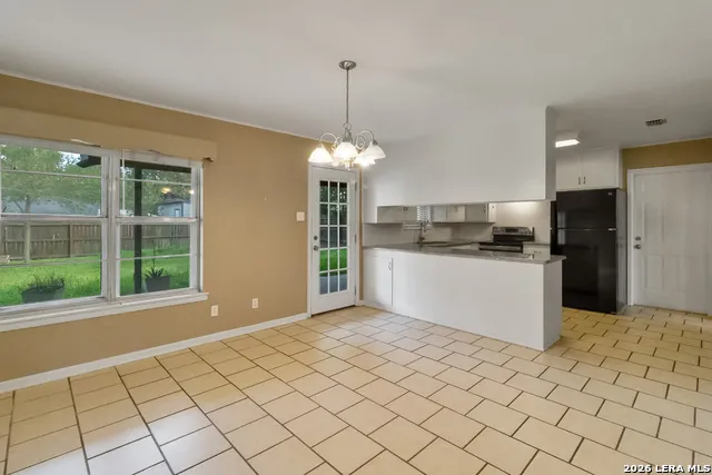 1410 ORIOLE LN Beeville, TX 78102