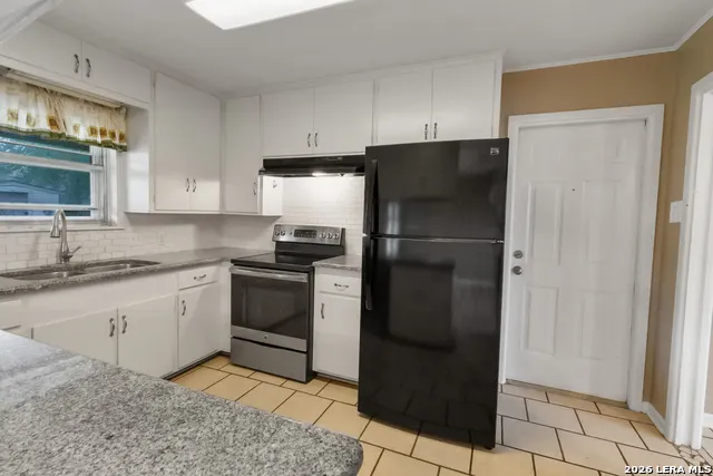 1410 ORIOLE LN Beeville, TX 78102