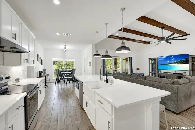 492 SPANISH GRANT CIR Bandera, TX 78003