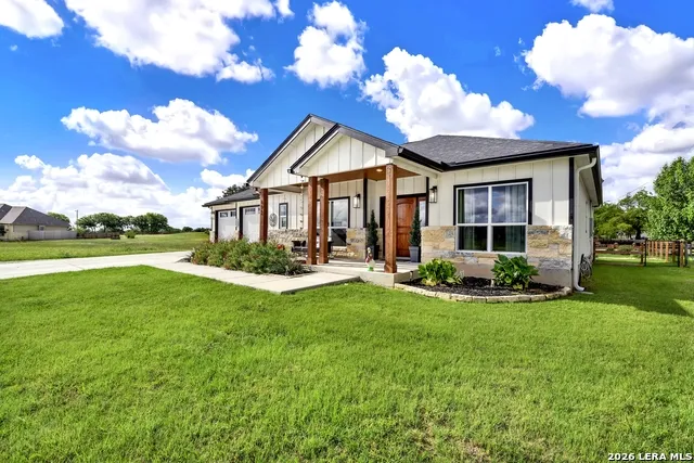 492 SPANISH GRANT CIR Bandera, TX 78003