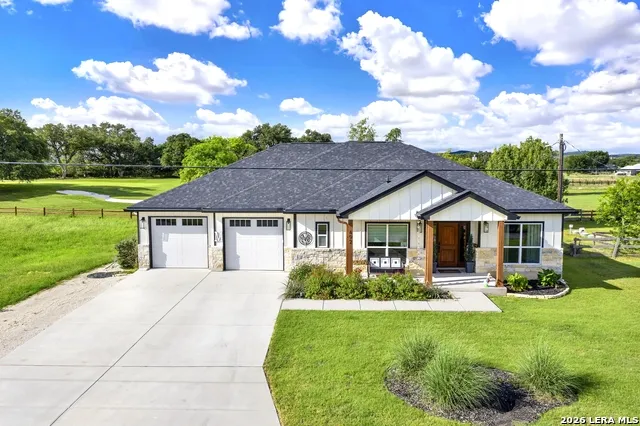 492 SPANISH GRANT CIR Bandera, TX 78003