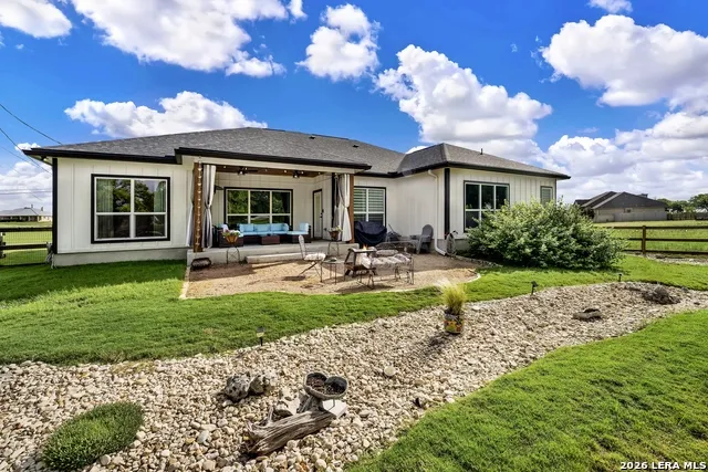 492 SPANISH GRANT CIR Bandera, TX 78003