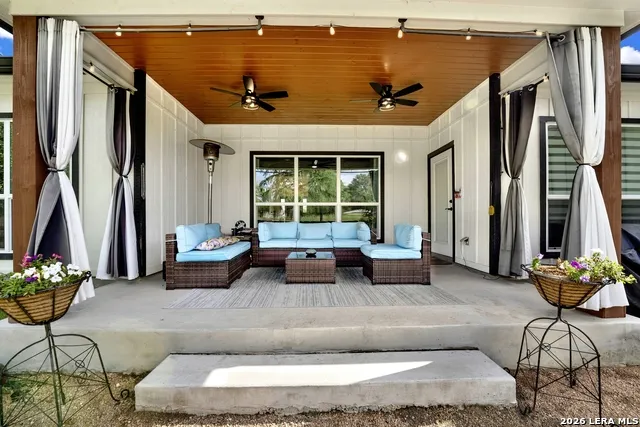 492 SPANISH GRANT CIR Bandera, TX 78003