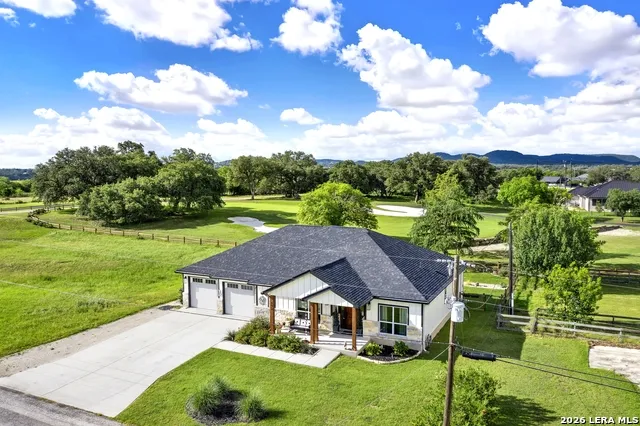 492 SPANISH GRANT CIR Bandera, TX 78003