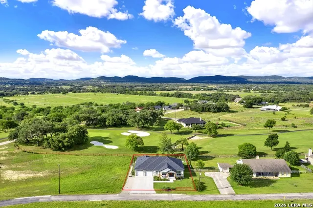 492 SPANISH GRANT CIR Bandera, TX 78003