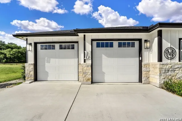 492 SPANISH GRANT CIR Bandera, TX 78003