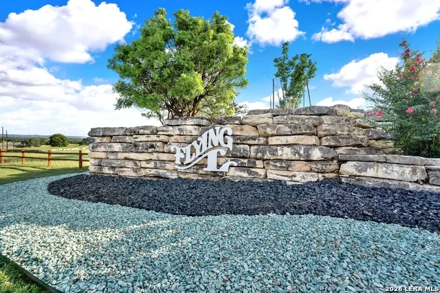 492 SPANISH GRANT CIR Bandera, TX 78003