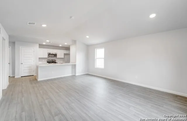 503 Sendera Kenedy, TX 78119