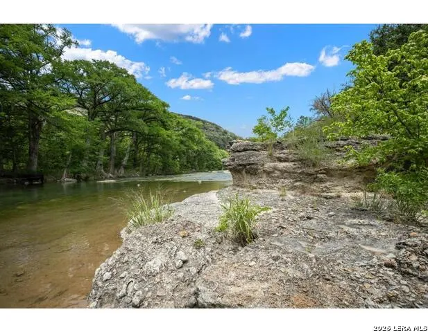 9710 RIVER RD New Braunfels, TX 78132