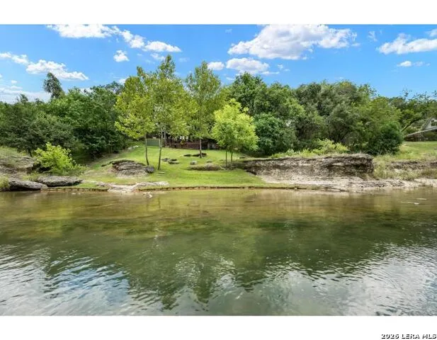 9710 RIVER RD New Braunfels, TX 78132