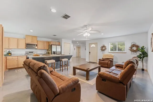 735 Green Castle Pl Canyon Lake, TX 78133