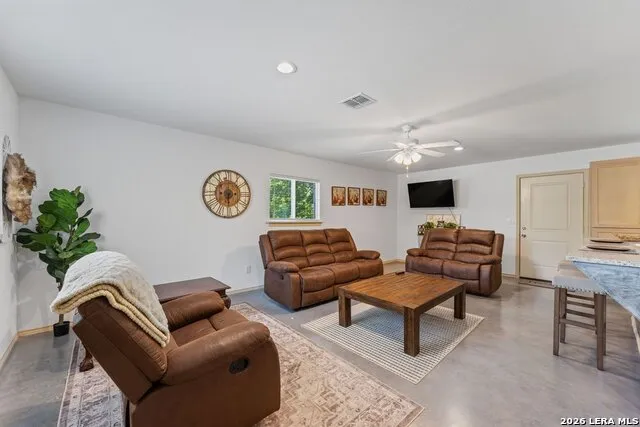 735 Green Castle Pl Canyon Lake, TX 78133