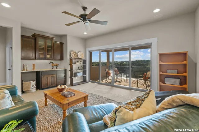 41 WOODLAND VW Fair Oaks Ranch, TX 78015