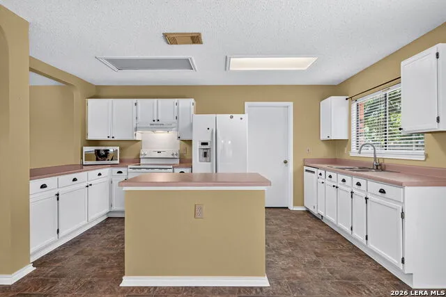 6350 REGENCY LN San Antonio, TX 78249