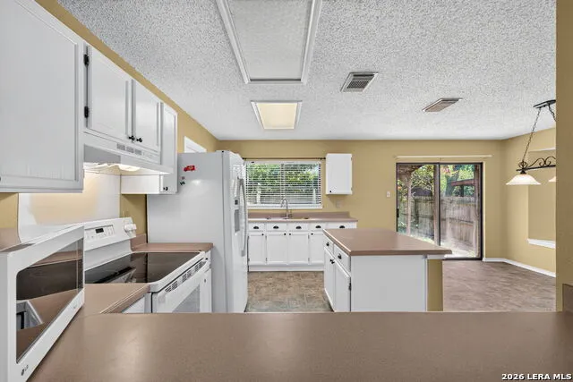 6350 REGENCY LN San Antonio, TX 78249