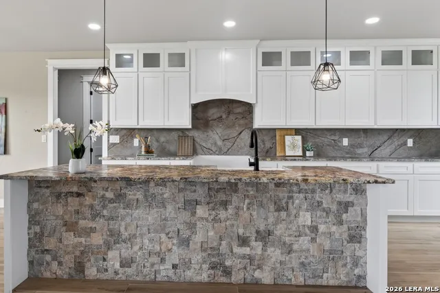 956 Horseshoe Falls Bandera, TX 78003