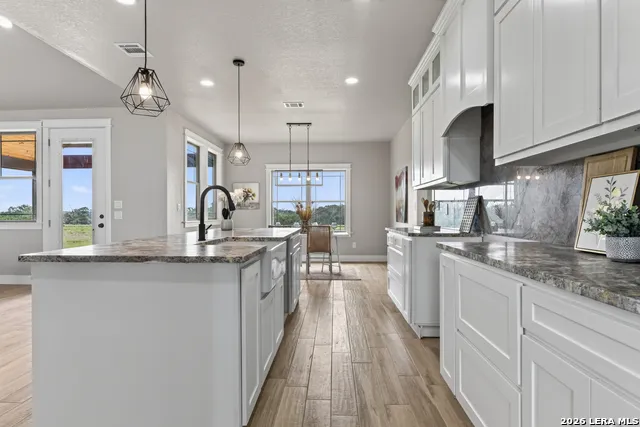 956 Horseshoe Falls Bandera, TX 78003