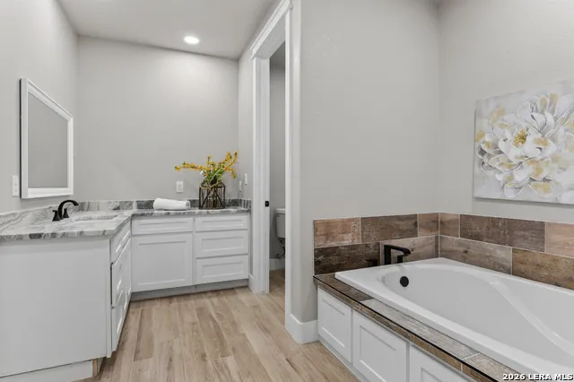 956 Horseshoe Falls Bandera, TX 78003