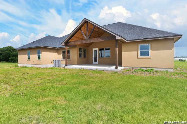 956 Horseshoe Falls Bandera, TX 78003