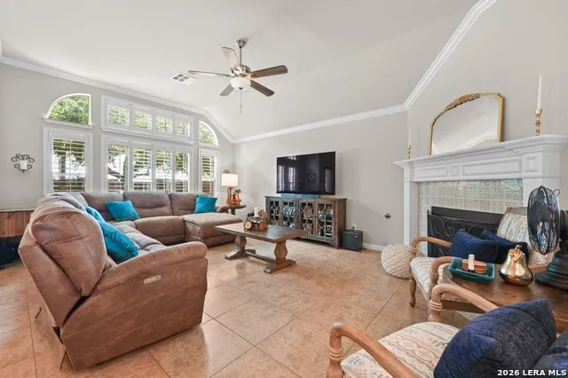 114 DRURY LN Austin, TX 78737