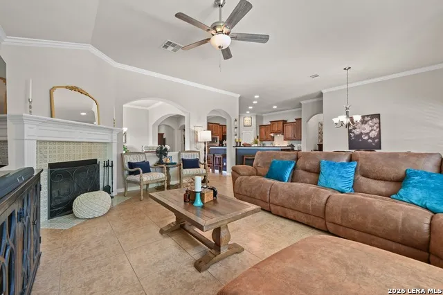 114 DRURY LN Austin, TX 78737