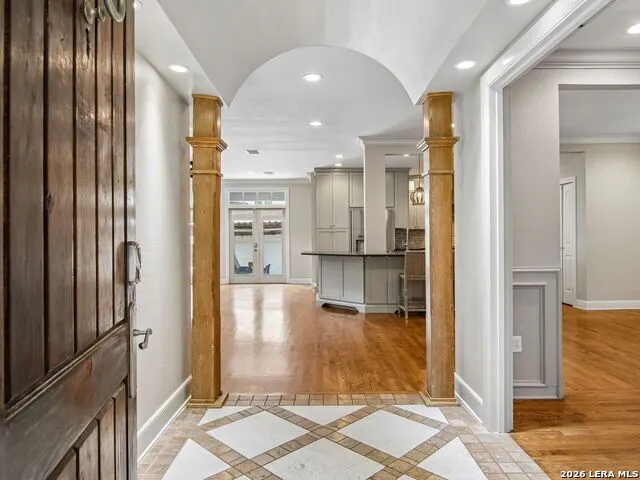 310 Castano Avenue Alamo Heights, TX 78209