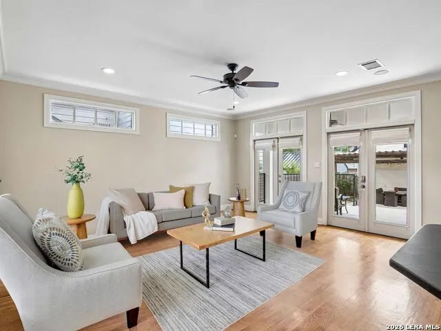310 Castano Avenue Alamo Heights, TX 78209