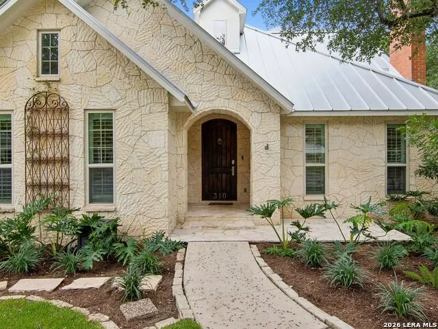 310 Castano Avenue Alamo Heights, TX 78209