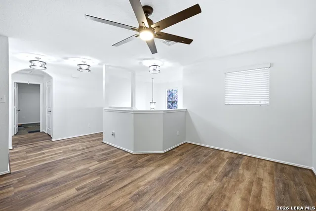 1649 W Nolte Farms Seguin, TX 78155