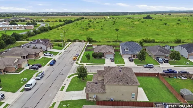 1649 W Nolte Farms Seguin, TX 78155