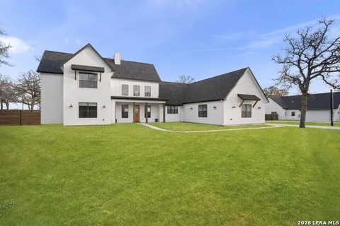 204 OAK FIELDS DR