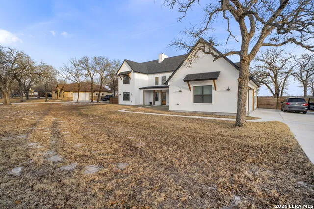 204 OAK FIELDS DR Floresville, TX 78114