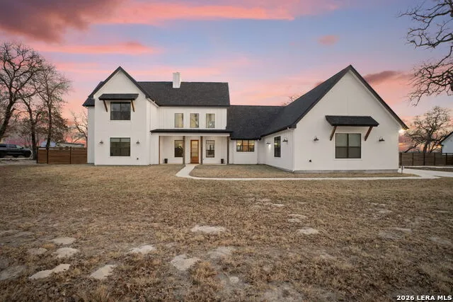 204 OAK FIELDS DR Floresville, TX 78114
