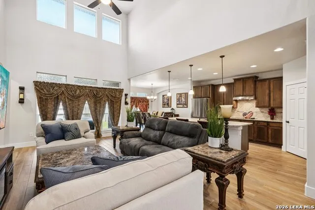 2564 Ayers Dr Seguin, TX 78155