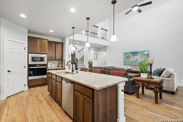 2564 Ayers Dr Seguin, TX 78155