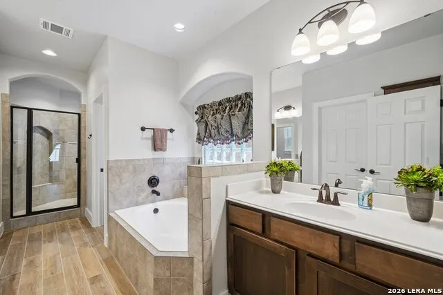 2564 Ayers Dr Seguin, TX 78155