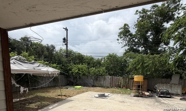 1210 W GERALD AVE San Antonio, TX 78211