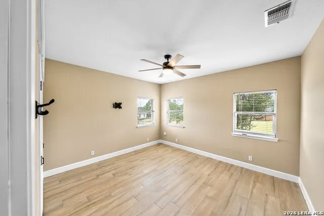 147 Rambling Trl La Vernia, TX 78121