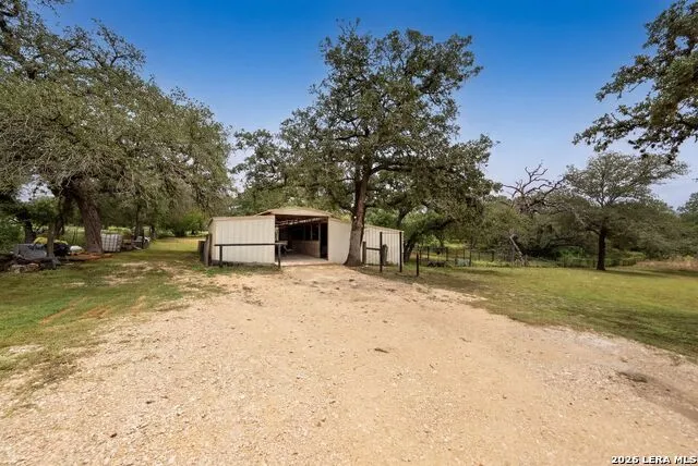 147 Rambling Trl La Vernia, TX 78121