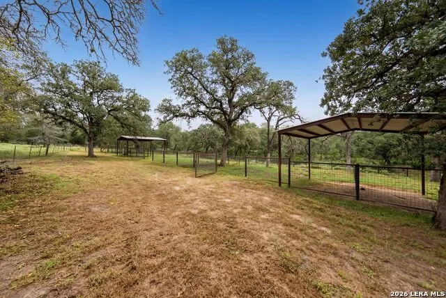 147 Rambling Trl La Vernia, TX 78121