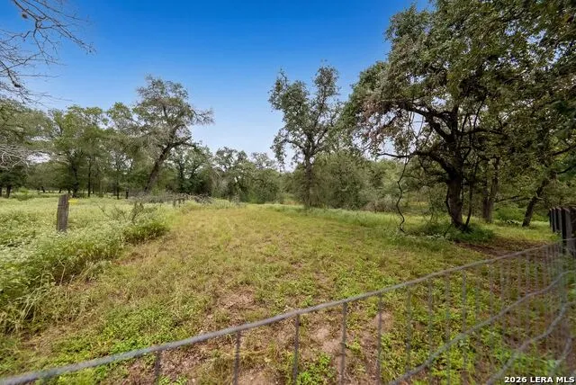 147 Rambling Trl La Vernia, TX 78121