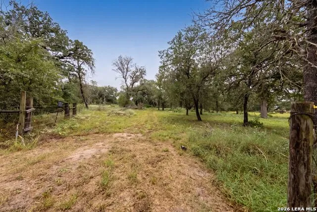 147 Rambling Trl La Vernia, TX 78121